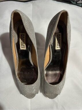 Badgley Mischka drama Silver Glitter Peep-Toe Pumps 8.5